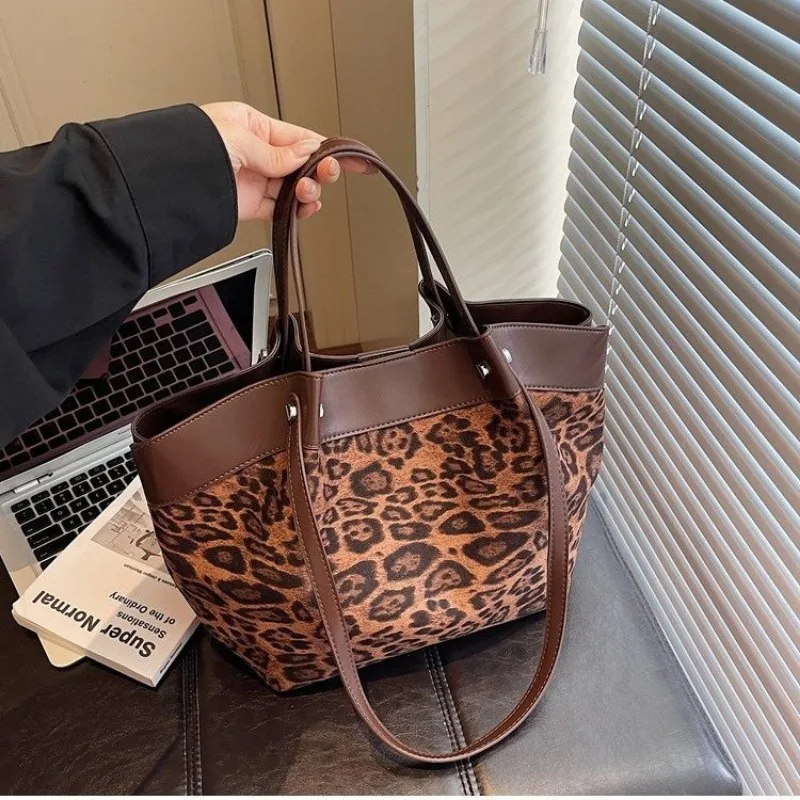 

Unique Practical Diaper Bag Crossbody One Shoulder Parenting Daily Work Exquisite Fashionable Chic Sophisticated Organized