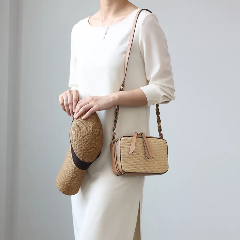 Wommen Fashion Straw Bag With Genuine Leather Materials For Summer Holidays Versatile Crossbody Small Square Bags