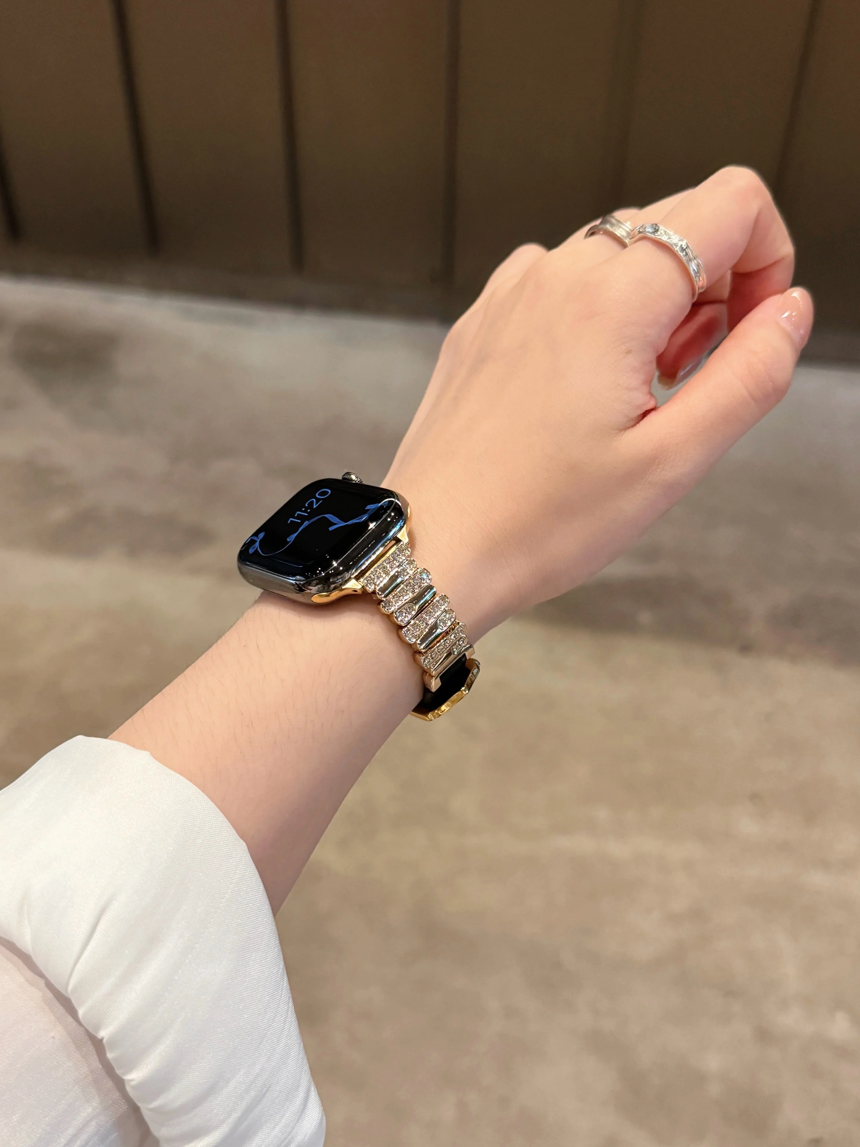 Compatible avec le bracelet iWatch 38 mm 40 mm 41 mm 42 mm 44 mm 45 mm 49 mm bracelet de mode en cuir serti de diamants irréguliers