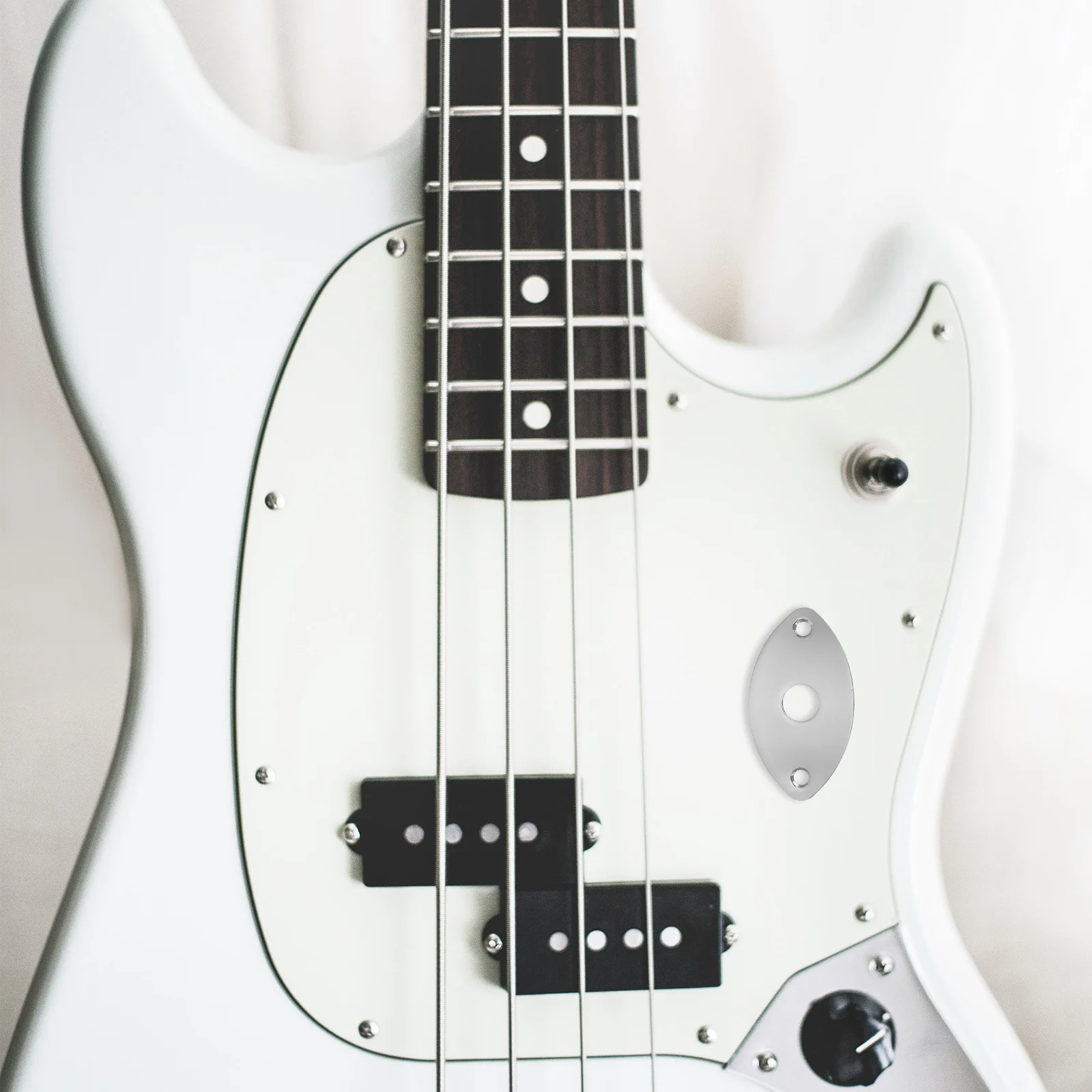 

2 pcs Electric Bass Electric Guitar Jack Cover Jack Cover Socket Plate Cat-eye Output Pad Silver For Musical Accessories