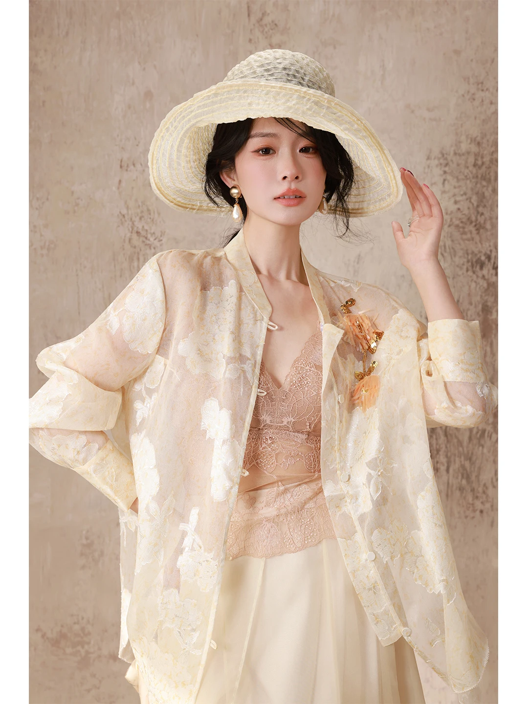 

Chinese Style Dangdang Somes 'Xingchun Lu' Sequin Floral Shirt Loose Fit Silk Blend Long Sleeve Women's Spring Fashion