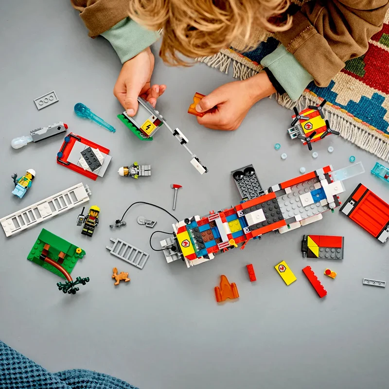 City Fire Station Ladder Truck Helicopter Car Rescue Boat Firefighter Figure Aircraft Model Moc Building Blocks Toy for Boy Gift