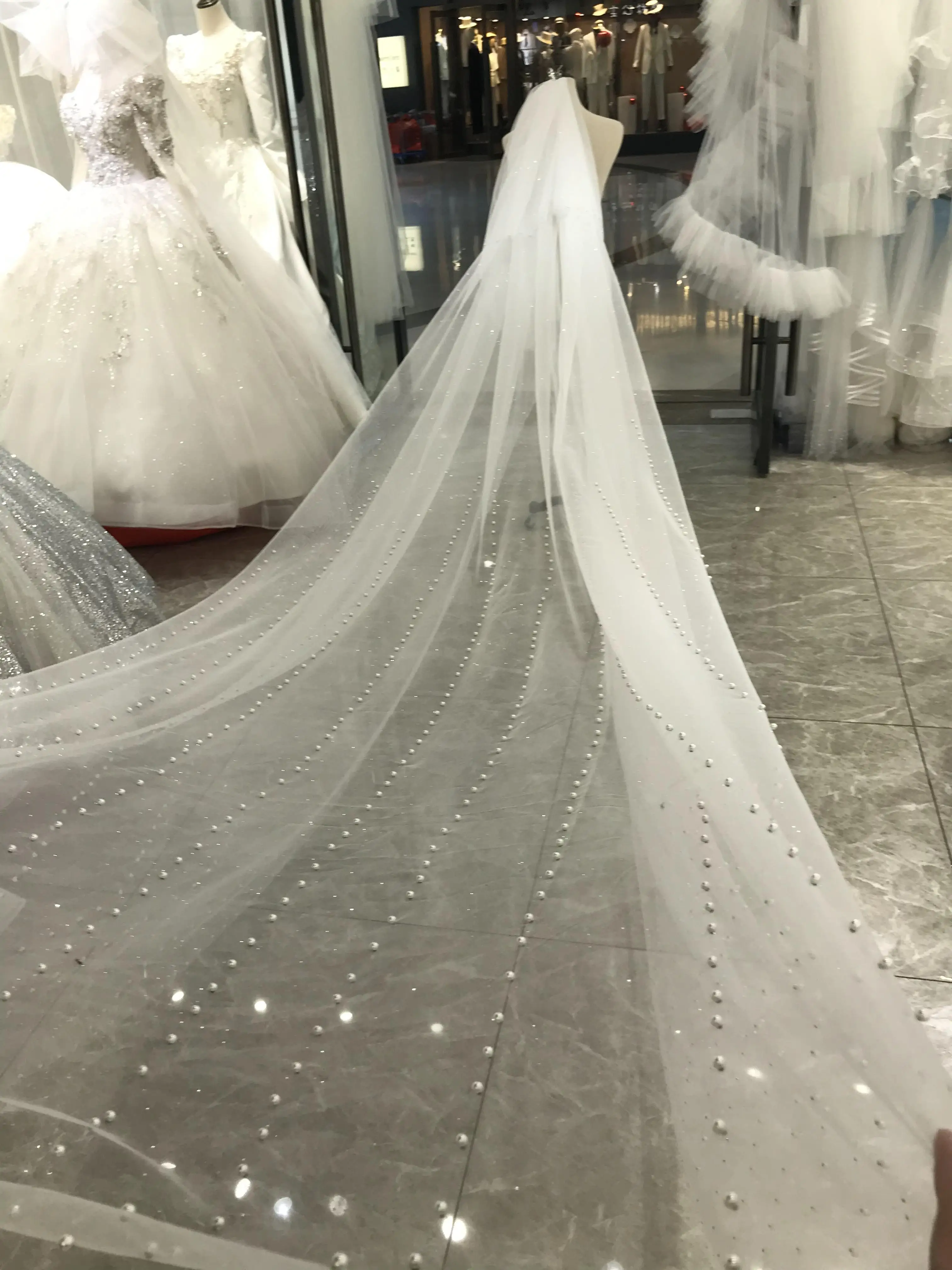 Kisswhite op maat gemaakte 3x3,5 meter  nostracio JavaScript één laag vestidos novias boda glitters glitter parels lange bruidssluiers