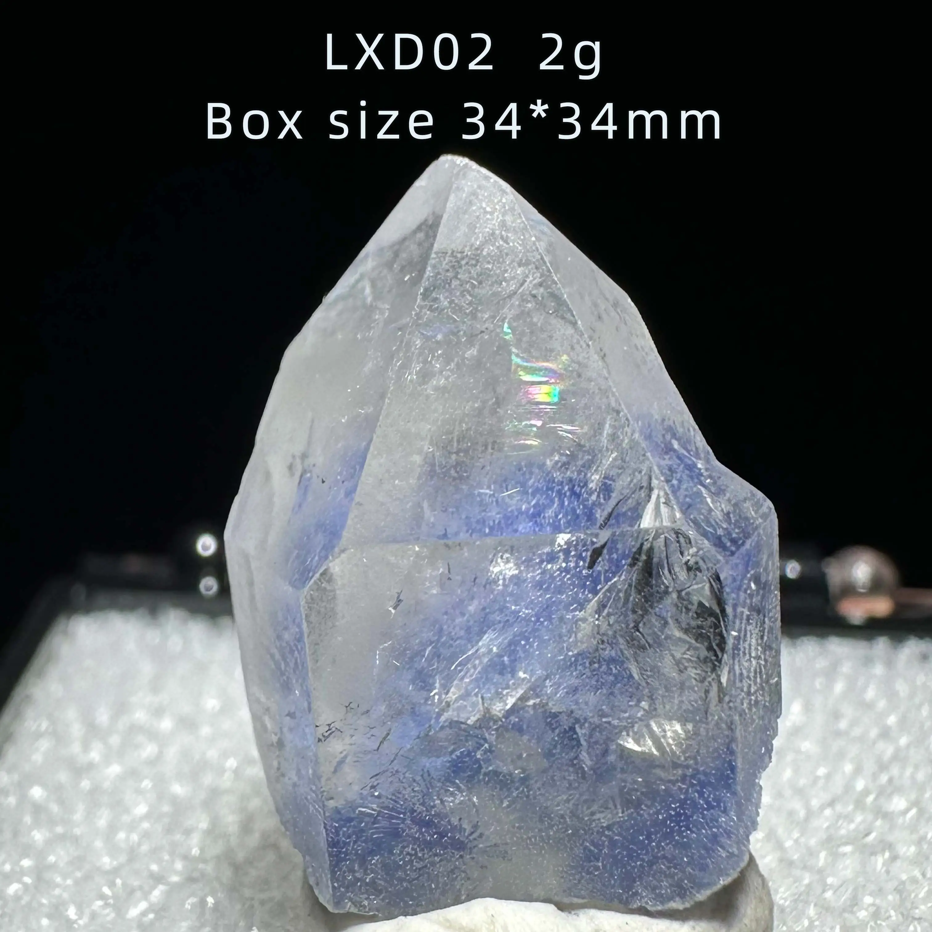 Natural Blue Crystal, Rabbit Fur Raw Stone Mineral Specimen, Possesses Healing Energy, Is Suitable for Meditation, Contains
