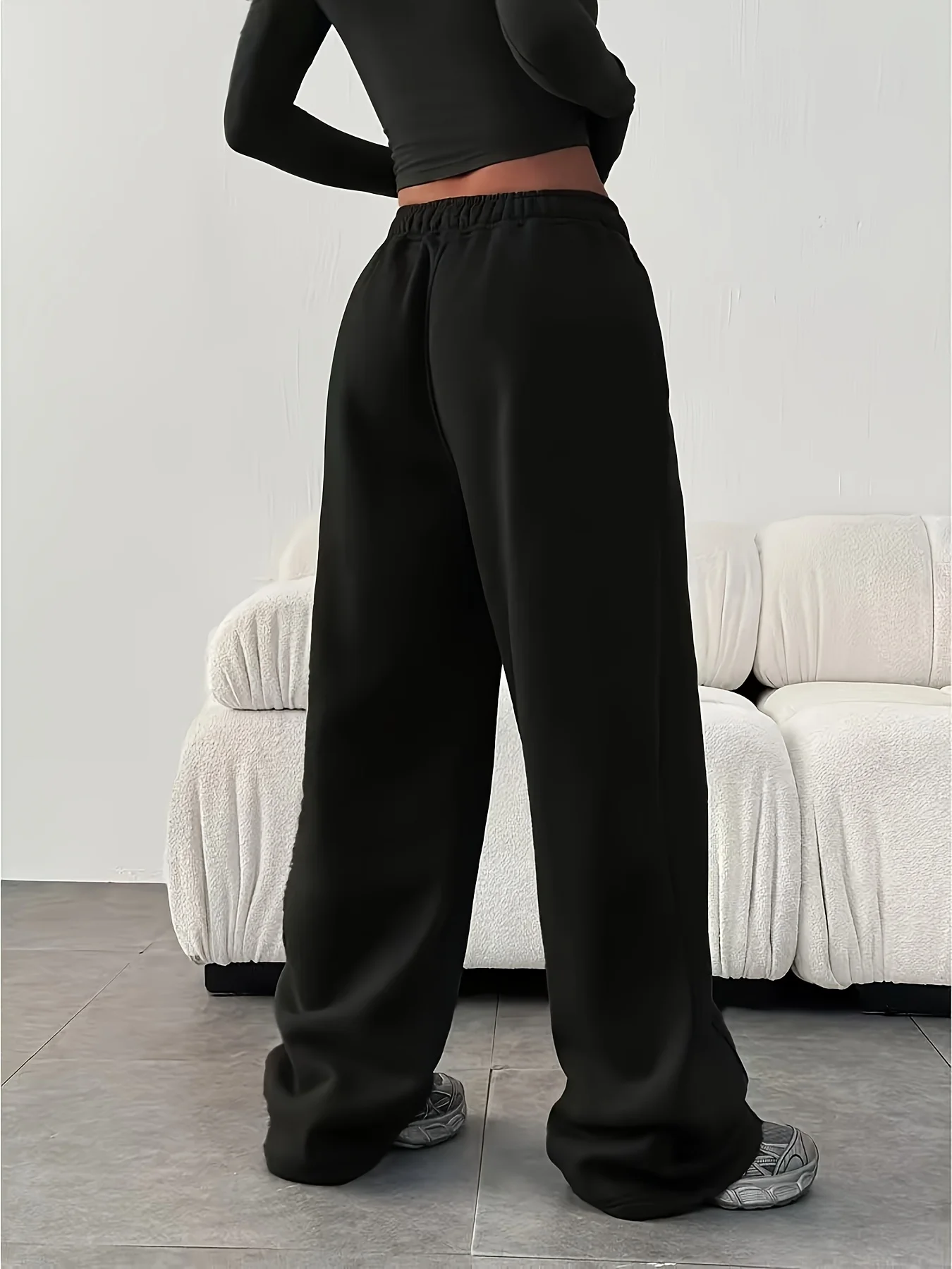 Women's Winter Loose Wide Leg Pants Are Suitable for Casual and Sports Wear. Black Sports Pants Are Suitable for Women