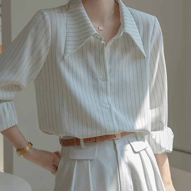 White Elegant Social Women\'s Shirt Spring and Summer 2024 New Striped Long Sleeved Shirt Women\'s Commuting Professional Shirt