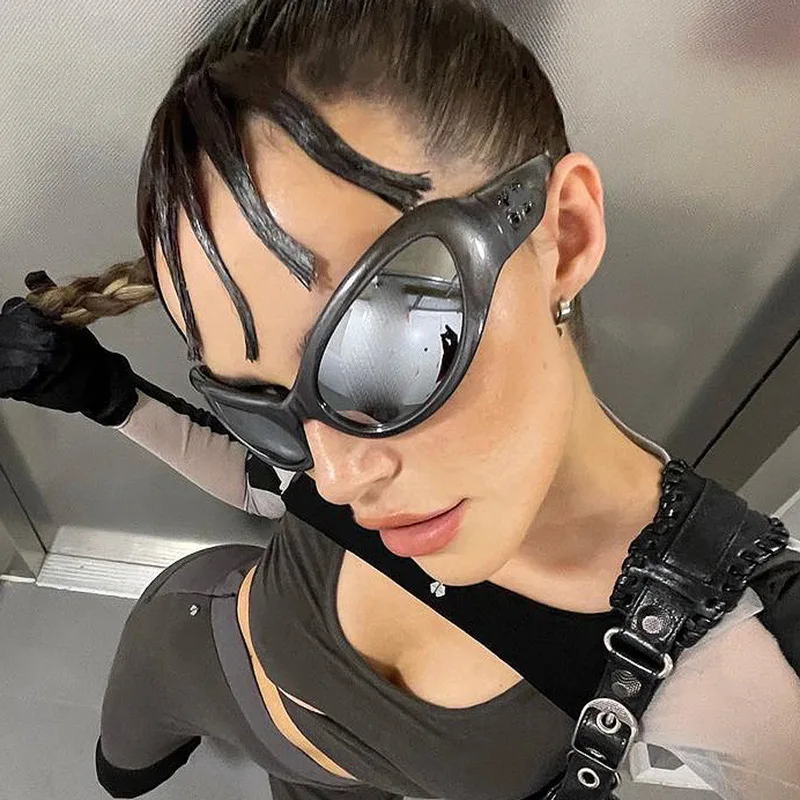 2023 Fashion Punk Goggle Sunglasses Women Men Luxury Brand Designer Y2K Silver Sport Sun Glasses One Piece Eyewear Shades UV400