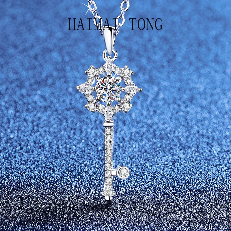 

HAIMAITONG PT950 Platinum European and American Necklace Moissanite Pendant, Octagram Key Pendant 1 Carat Moissanite NecklaceGif