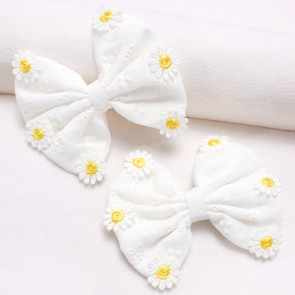 2 PC Daisy Hair Clips Girls White Bow Hair Clips Simple Flower Hair Accessories Hair Clips for Women and Girls Headwear