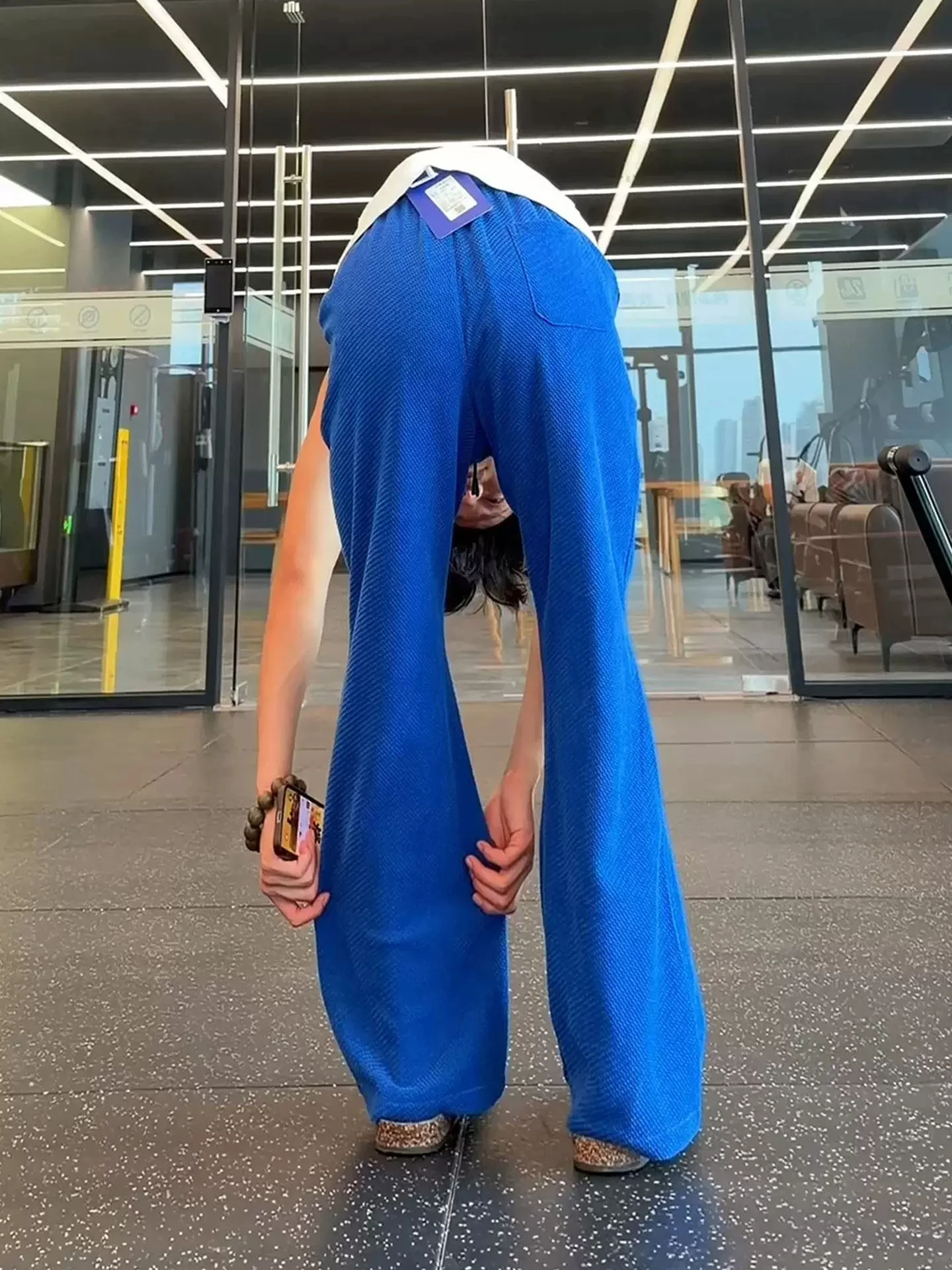 Klein Blue Snake Scale Pattern Breathable Hole Men's Summer Casual Pants Loose Fit Comfortable Straight Leg Jeans