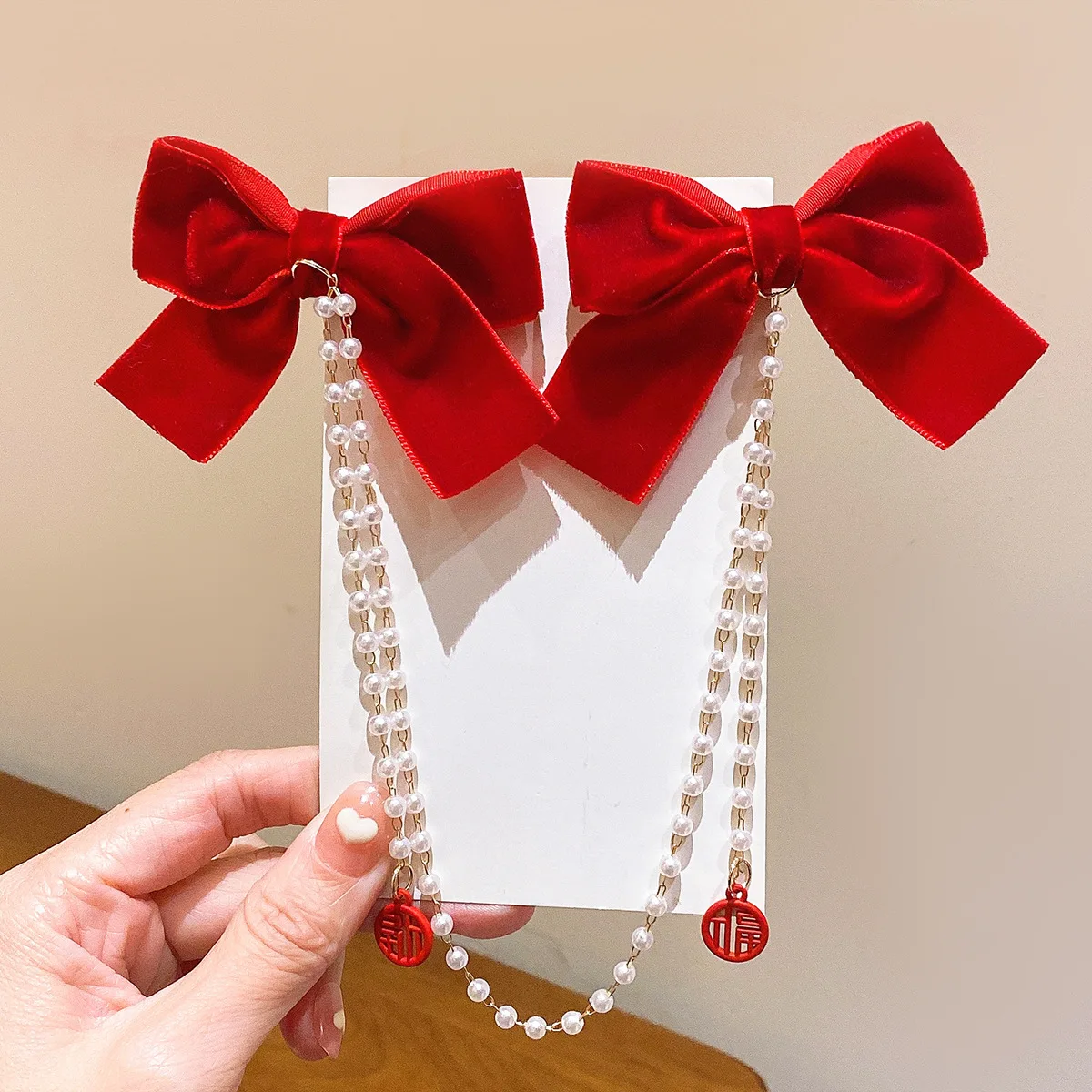 

New Elegant Pearl Bow Tassel Hair Clips Solid Velvet Hair Claw Children Princess Hairpins New Fashion Beauty Hair Accessories