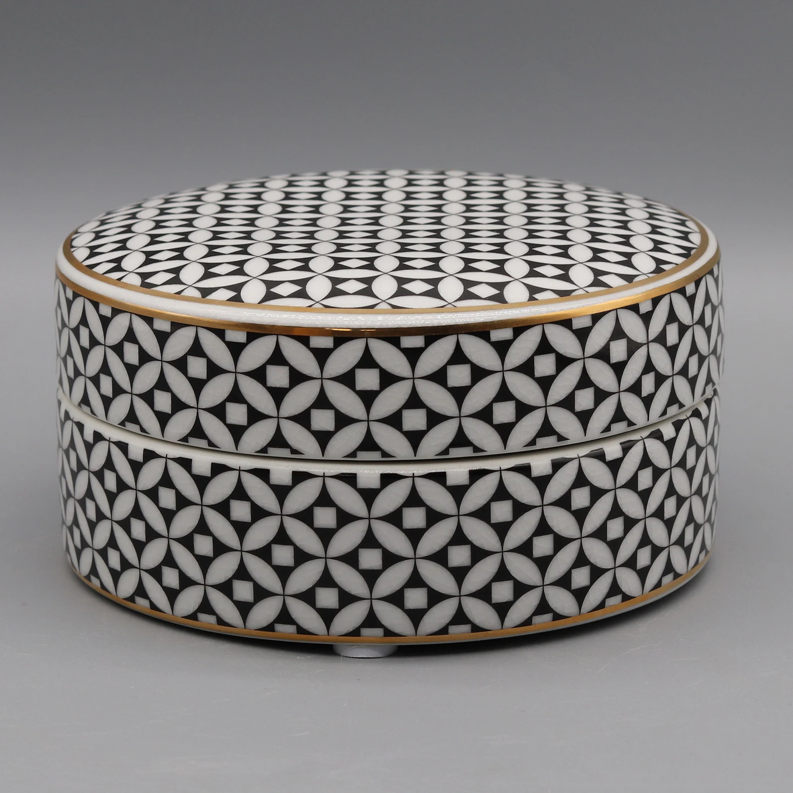 

Round ceramic box, Ceramic canister, Chinese coin pattern design, Home decoration