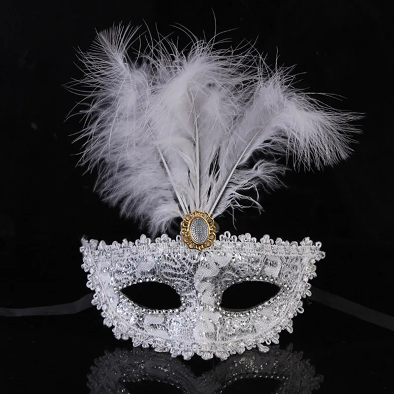 Eye Mask Carnival Halloween Masquerade Cosplay Costume Lace Applique Cloth In Feather Diamonds Princess Half Face Mask Guard