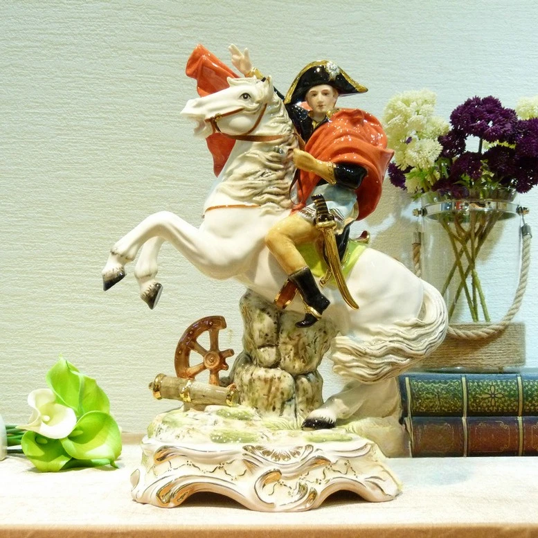 الحرف اليدوية الخزفية الأوروبية عالية الجودة مكتب سطح المكتب غرفة المعيشة مدخل خزانة الشاشة زخرفة الملحقات نابليون #2