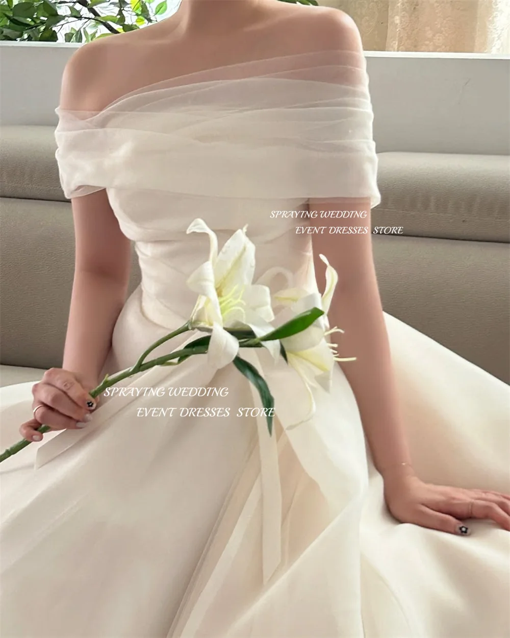 SPRAYING Una linea con spalle scoperte Corea Matrimonio Servizio fotografico Abito in organza Lunghezza pavimento Piega Abiti da sposa Corsetto Dende Personalizzato