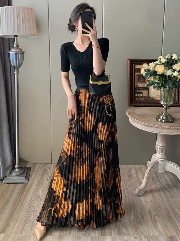

Retro Slim Fit Short Sleeve Knitted Top And Pleated Skirt Set Two Piece Dress Summer New Style Breathable Soft Material V Neck