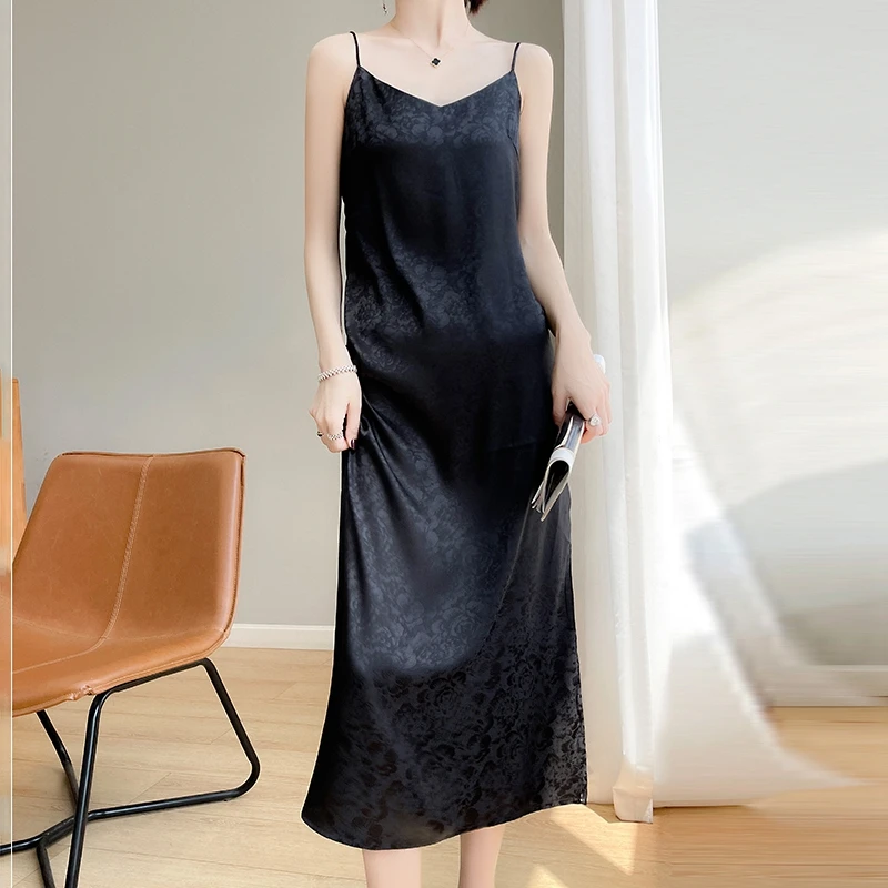 Nuevo 2025, falda con tirantes bordada de satén Sexy francesa, falda larga ajustada con clase de verano para mujer, vestido de seda y satén con hombros descubiertos y cuello en V