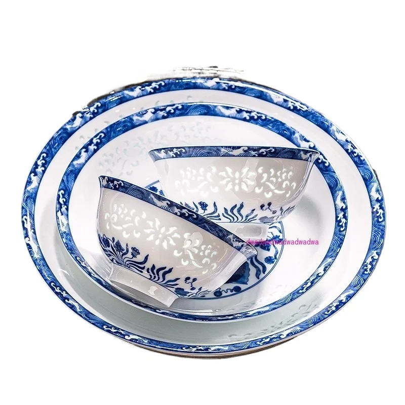 

Chinese blue and white porcelain tableware and dishes set