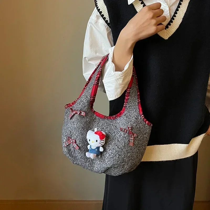 Sanrio Felt Bag Autumn and Winter New Hello Kitty Handbag Hand Vegetable Basket Versatile Armpit Bag Girl Holiday Gift