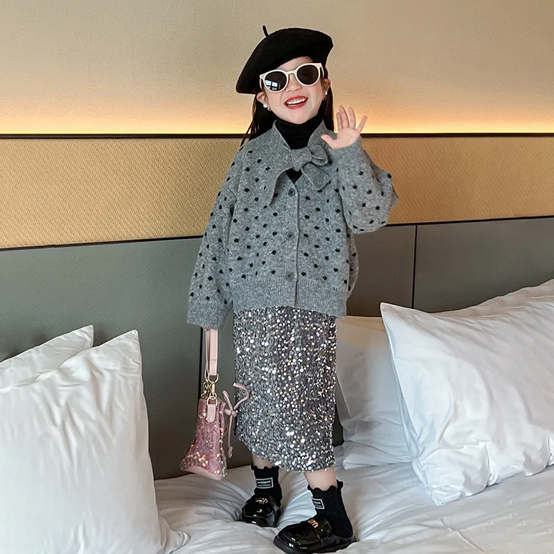 

Girls Suits 2024 Autumn New Childrens Clothes Girls Baby Lead Mouth Polka Dot Knitted Sequin Split Skirt Two-piece Set Casual