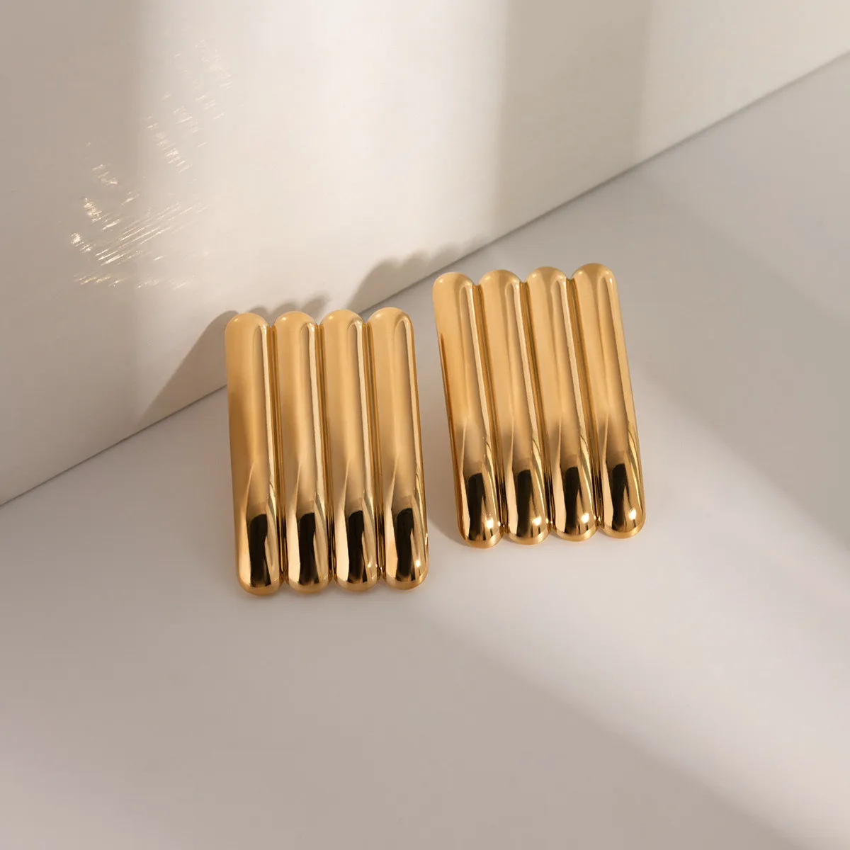 Vintage Women Inspired Design Stud Earring Chunky Rectangular Ribbed Girl Earring Simple Jewelry