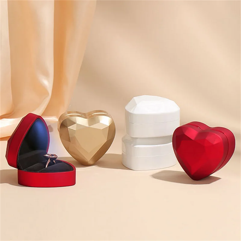 

1PC Heart Shape Creative Ring Box LED Light Jewelry Box Proposal Confession Ring Box LED Light Earring Pendant Storage Box Gift