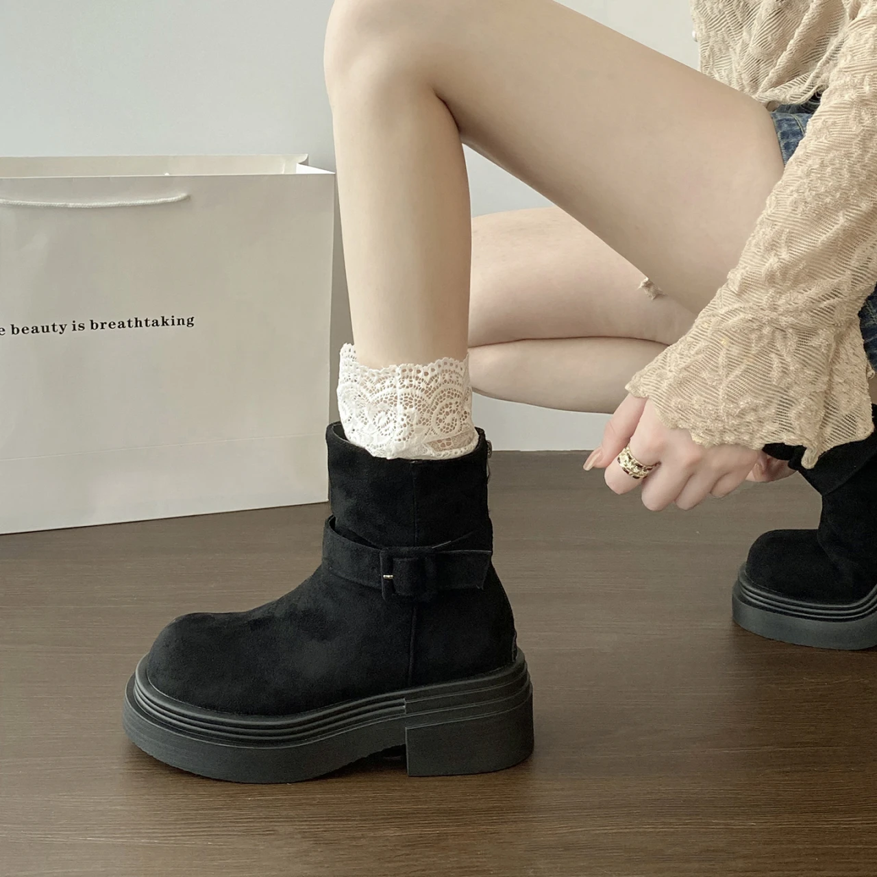 2026 Retro British Style Short Boots for Petite Women, New Autumn Fashion Thick-Soled Boots
