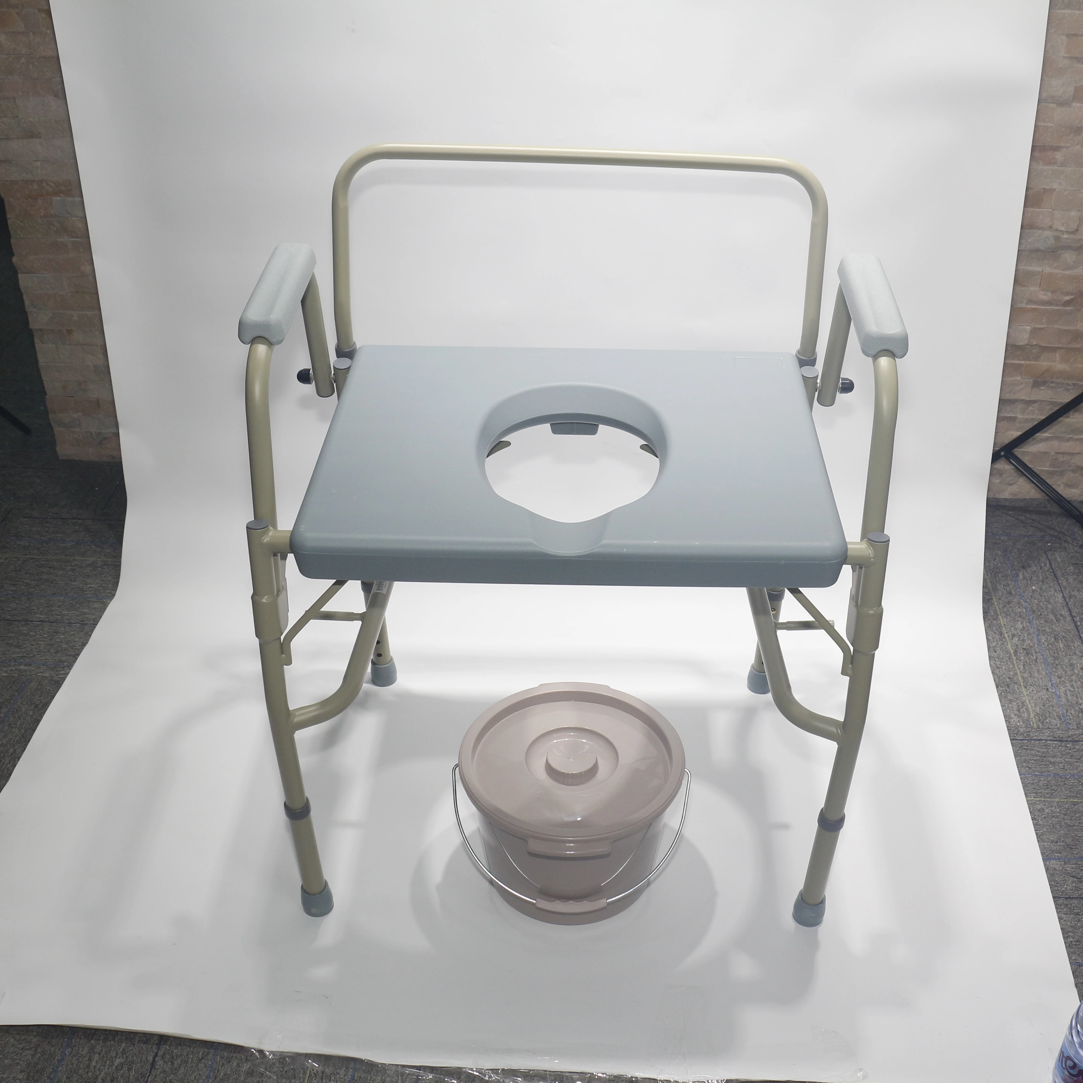 

New Arrival High Load-bearing Commode Chair Aluminum Shower Toilet Chairs For Elderly Disabled