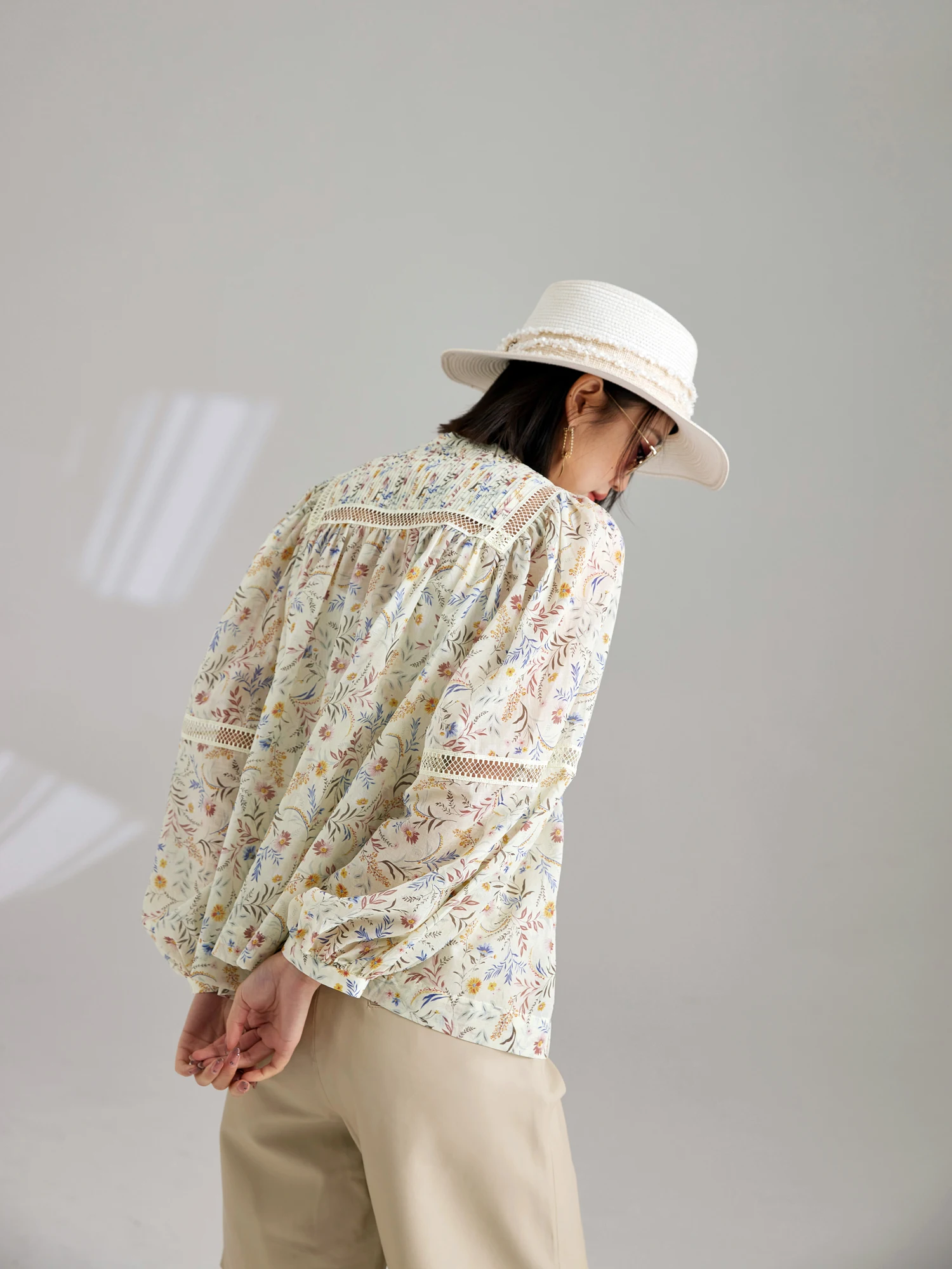 

Высококачественная хлопковая блузка с кружевными вставками, круглым вырезом, свободного кроя, в стиле кукольного платья, дышащая, приятная для кожи, плотная, с длинными рукавами, женская...