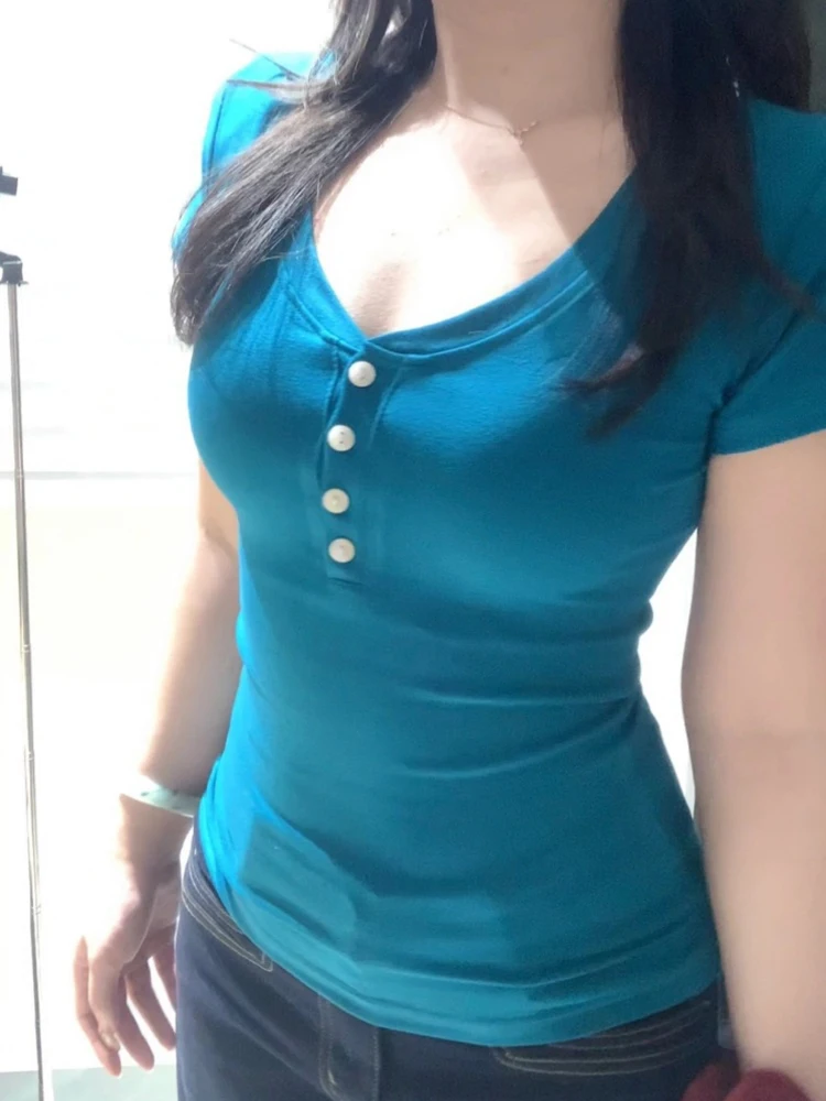 

Футболка Slim Fit ort Sve, женская летняя дизайнерская футболка с перламутровыми пуговицами и V-образным вырезом, закрывающая талию, боди-топ