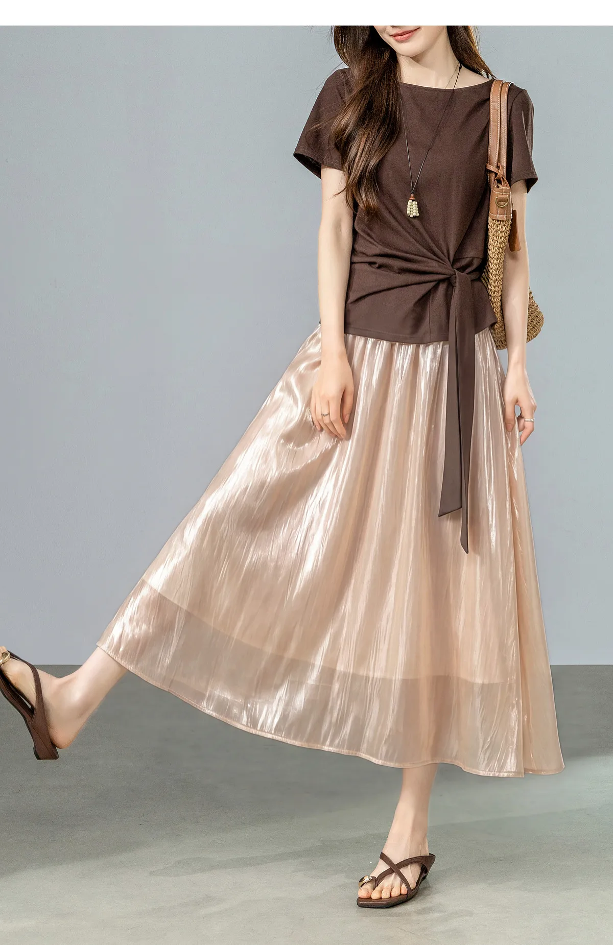 SENTUBILA Eleganter Satin-Plissee-Midirock für Damen, Sommer 2026, elastische Taille, glänzende Textur, fließender Rock für den Alltag 162QG6653 – Detail 34