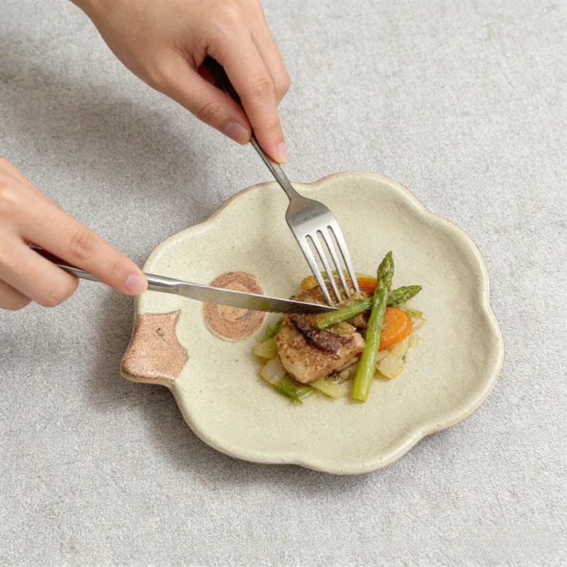 

Новая керамическая тарелка в японском стиле с милым изображением овечки для закусок, десертов и ежедневного использования дома, в столовой или кондитерской.