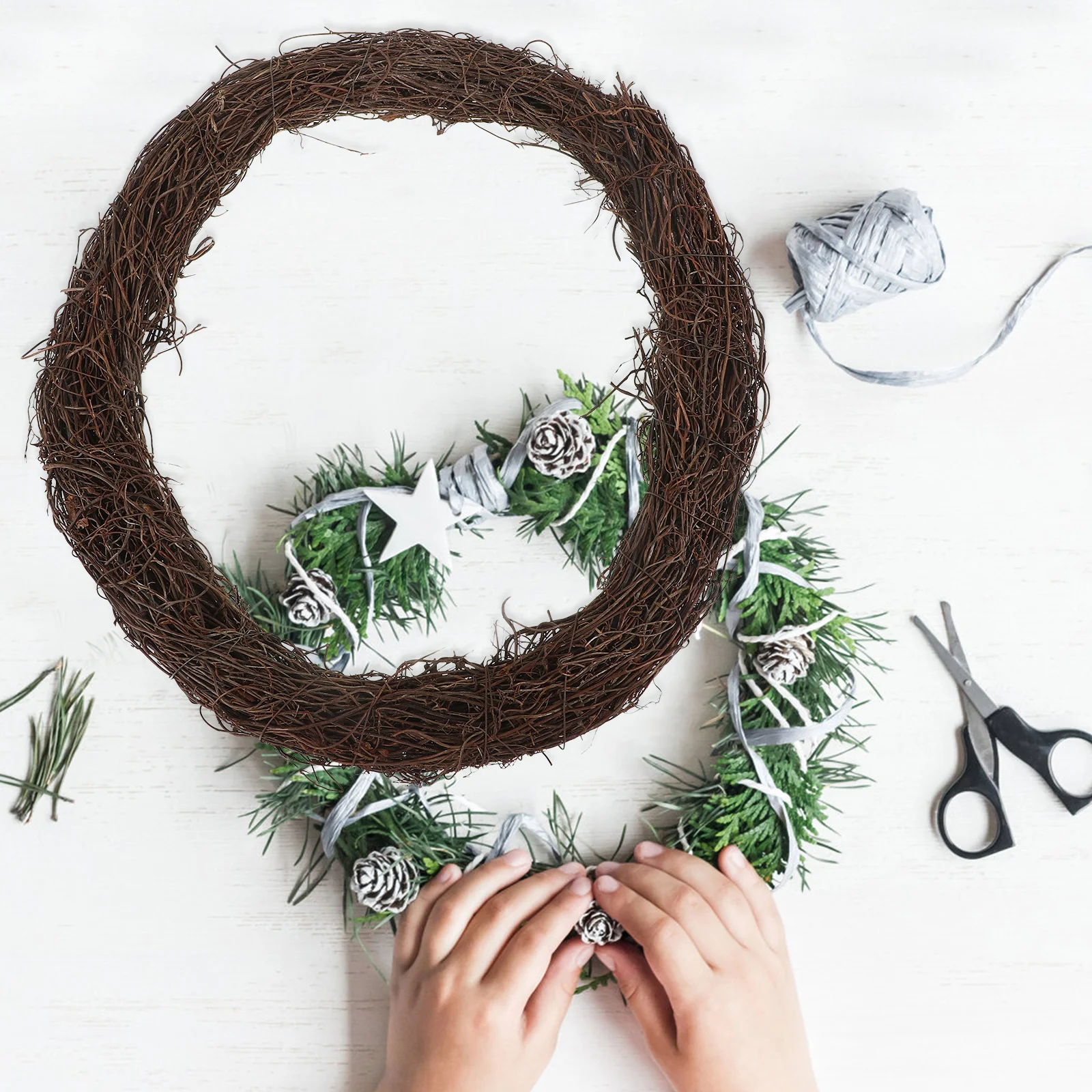 

2Pcs 35cm Grapevine Wreaths for Crafts Rattan Vine Twig DIY Christmas Wedding Door Decor Willow Wreath Form Grapevine Wreaths