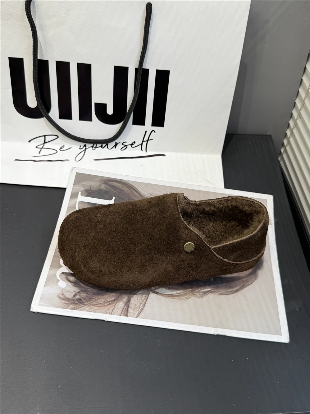 Lockige Flachschuhe aus Lammwollfell, Damen-Baumwollschuhe, warme Winter-Slipper, Damen-Loafer mit Gürtelschnalle, Woll-Mokasins, Damen-Fellstiefel. – Detail 14