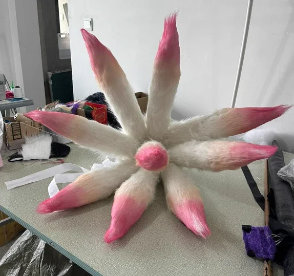 La coda della volpe a nove code Miracolo Cuore caldo Luna Coda di volpe Prestazioni per bambini Cosplay Prop Appendere la coda in vita