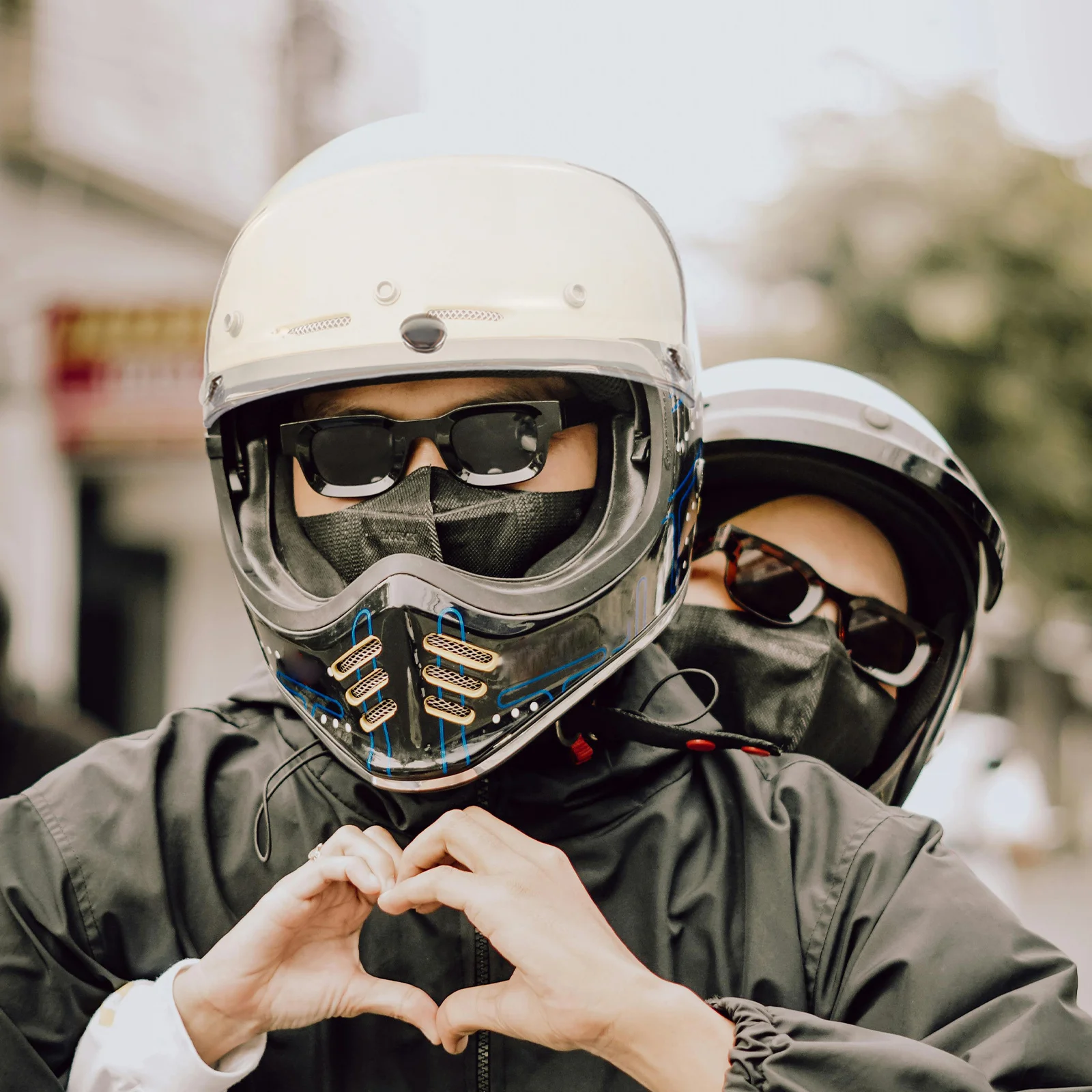 

Retro Motorcycle Visor Three-Button Attachment Sun Shield Outdoor Riding Replacement Pc Material Motorcycle Sun