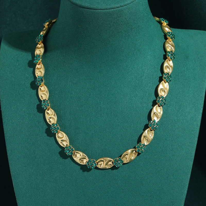 

Vintage Green Rhinestone Flower Necklace Collar Choker Gold Color Chain Woman Luxury Designer Accessories 2026 Wedding Party New