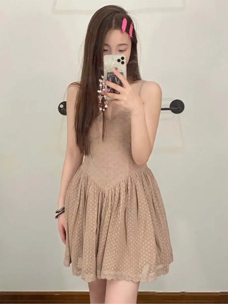 Biała Sukienka Mini z Kokardą i Koronkowym Wykończeniem Damska Letnia Streetwear Zapinana na Guziki Bez Rękawów Trapezowa Krótka Sukienka Vestidos Vintage Słodka Elegancka Nowa