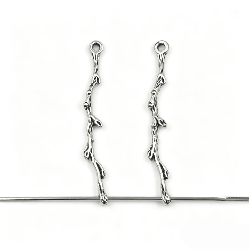 270 Stück antiksilberfarbene Ast- und Zweig-Anhänger mit zwei Schlaufen, Baumzweig-Verbinder, DIY-Halsketten-Schmuckherstellungszubehör, 41 x 4 mm – Detail 2