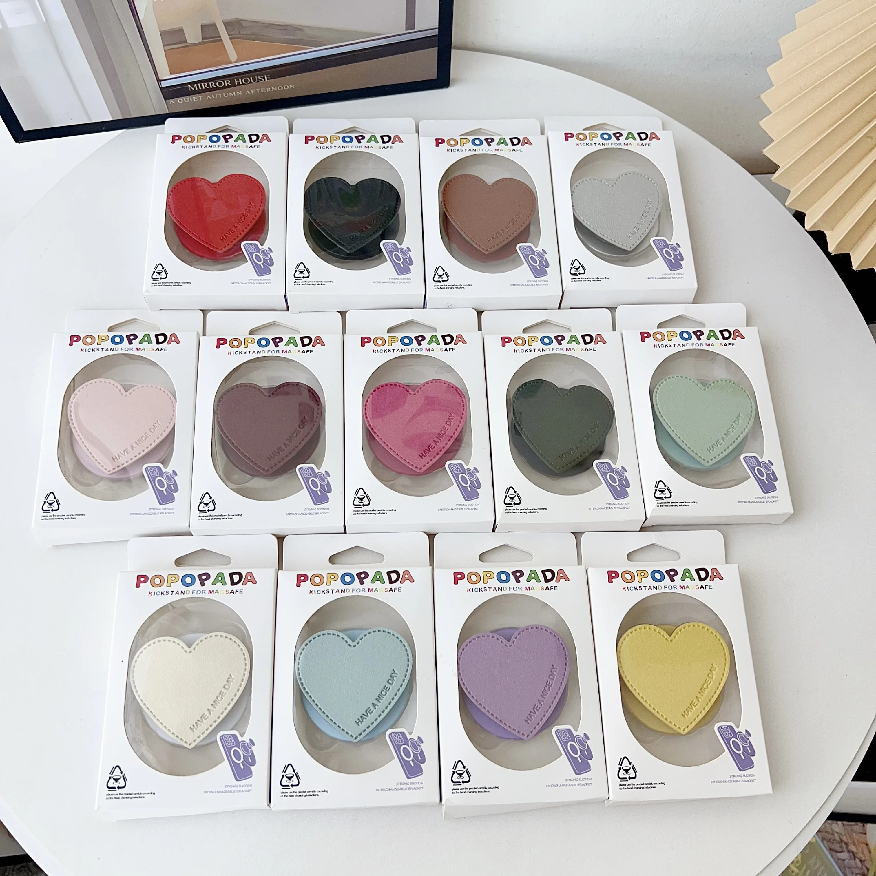 

﻿ Популярный кожаный держатель для телефона в форме сердца, кронштейн для защиты пальцев, поддержка телефона для IPhone, карманная подставка для мобильного телефона ﻿ ﻿ ﻿ ﻿ ﻿ ﻿