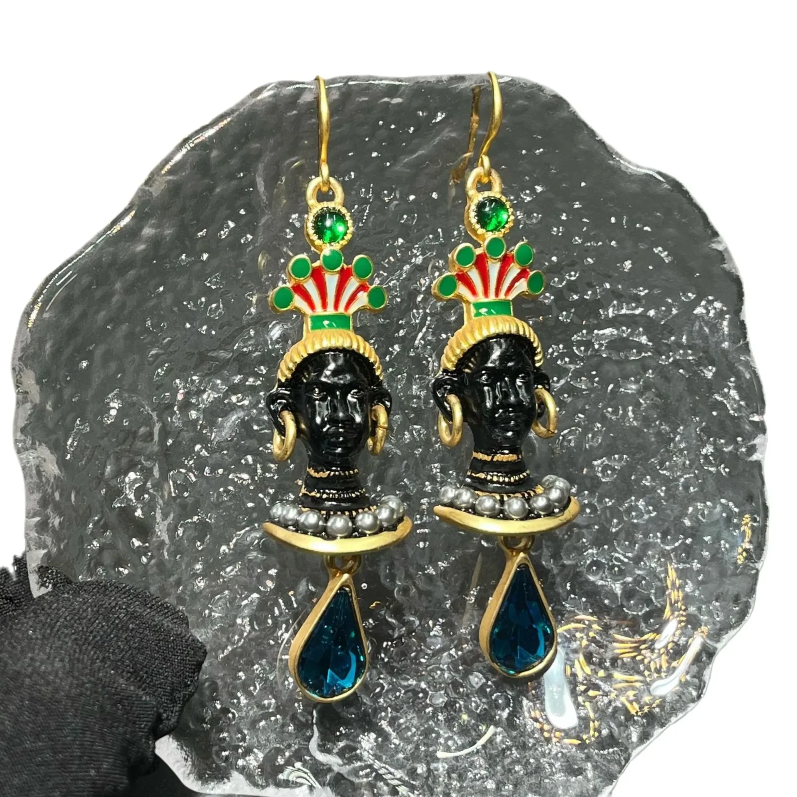 Vintage European and American Return of The Solitary Black Moorish Earrings Palace Western Antique Earrings