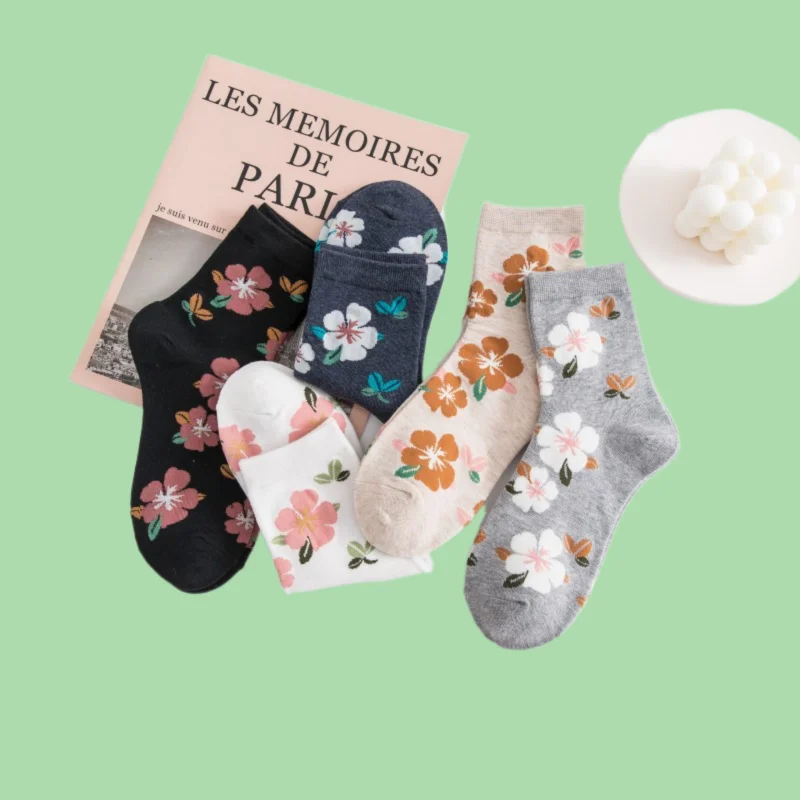 Calcetines de algodón con flores pequeñas para mujer, medias de tubo medio transpirables, versátiles e informales, colores sólidos, 3/6 pares, novedad de 2024