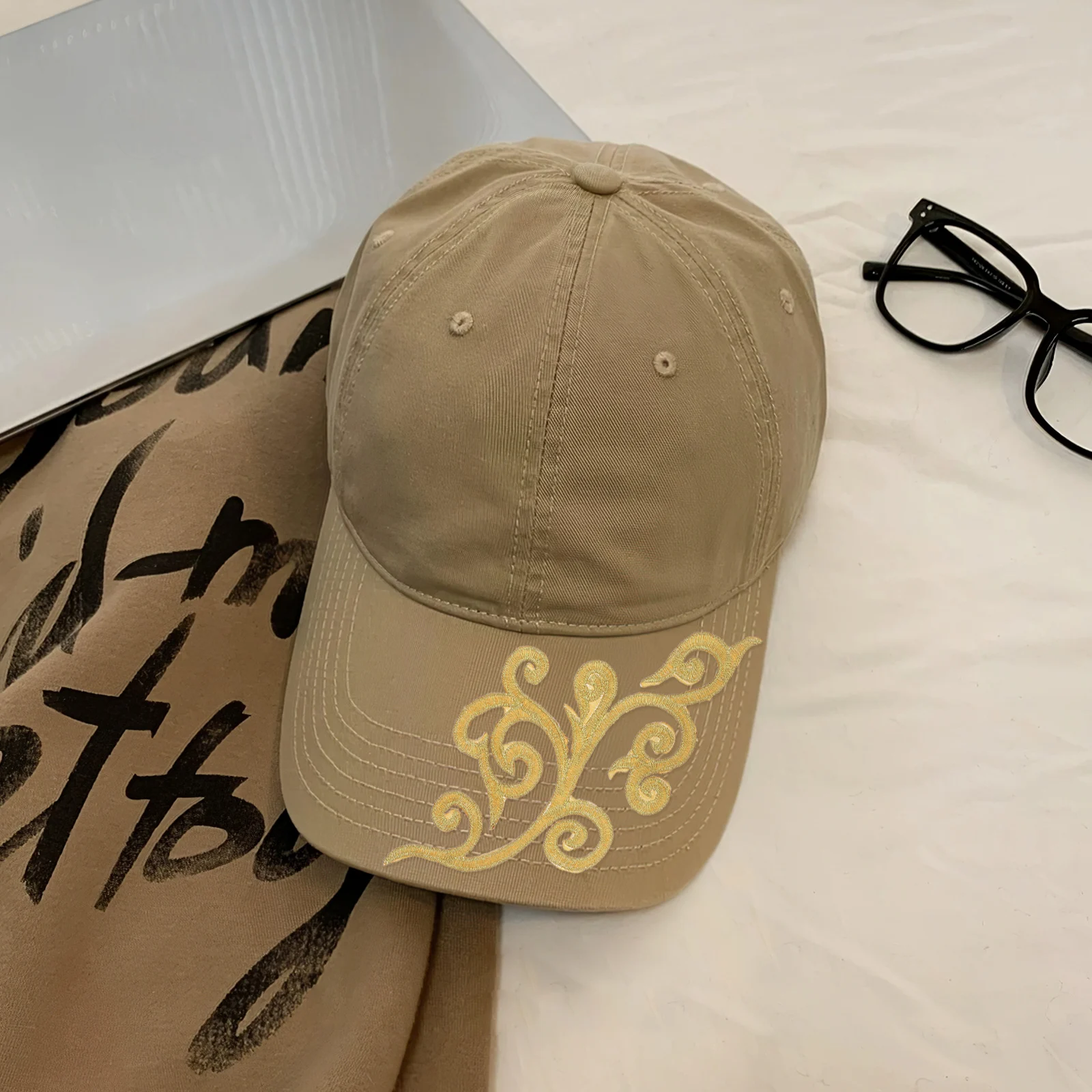 

10pcs Back Glue Embroidery Lace Patches Gold Black Round Decorative Stickers For Wedding Gowns Bridal Hats Clothes Scrapbook