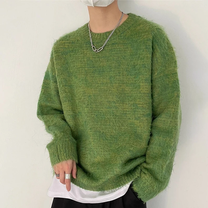 

Autumn Retro Gradient Fluffy Knitted Sweaters For Men Harajuku Fashion Green Crewneck Pullovers Hip Hop Streetwear Y2K Knitwear