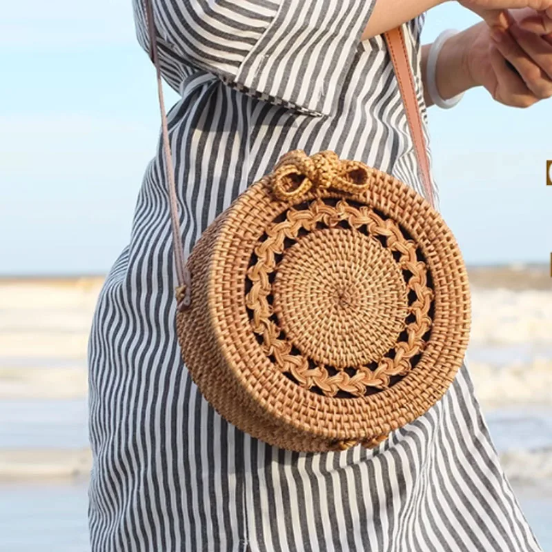 Retro Round Handmade Straw Woven Bag New Crossbody Bag Shoulder Bag Straw Woven Women Bag Summer  Beach Bag