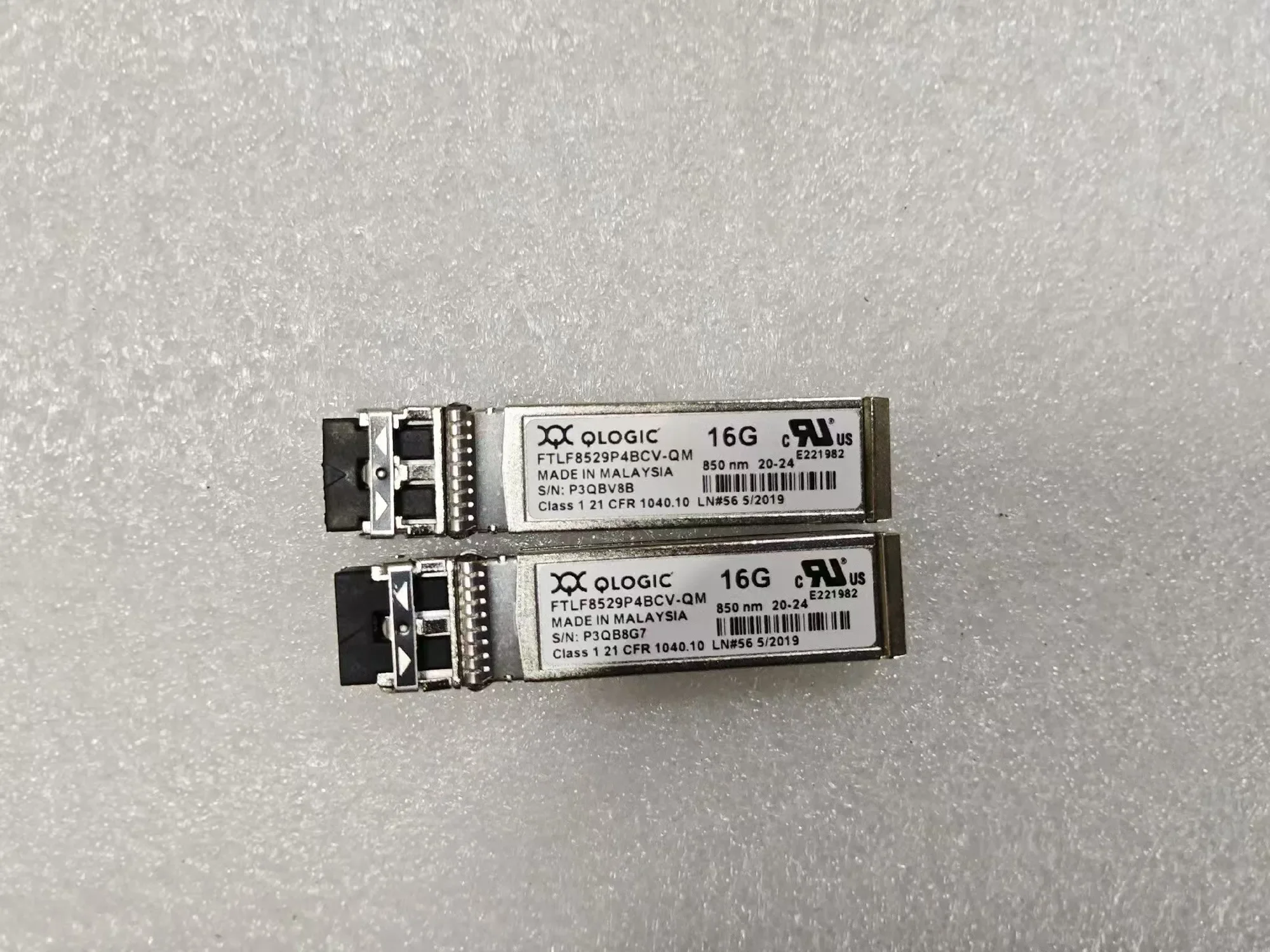 1-個-qlogic-16-グラム-sfp-ファイバーモジュール-ftlf8529p4bcv-qm-332-00351-a1-qle2662-qle2672-qle2692-16-ギガバイト-850nm-sr-lc-lc-sfp-ファイバートランシーバー