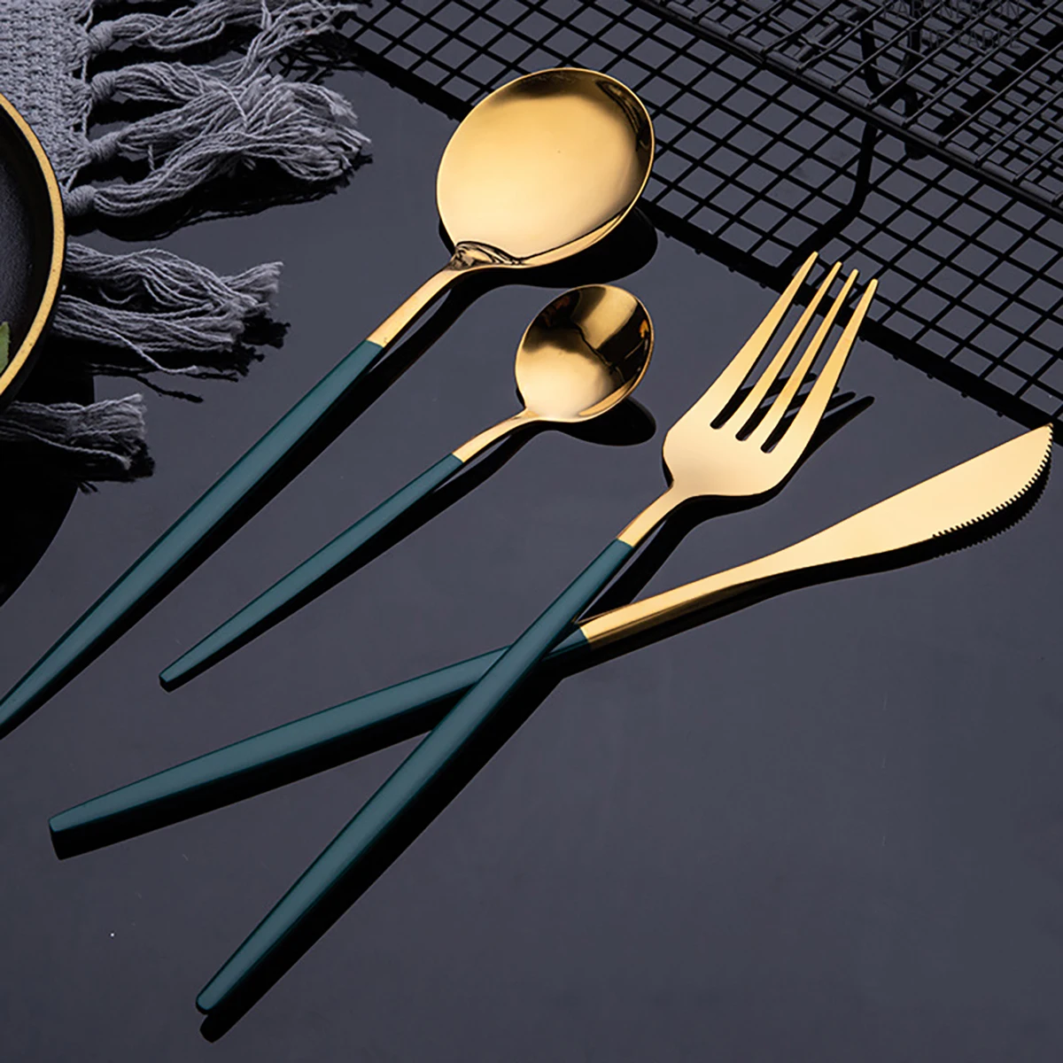 36Pcs Black Gold Cutlery Set Mirror Knife Fork Dessert Spoon Golden Stainless Steel Korean Dinnerware Set Luxury Tableware Set