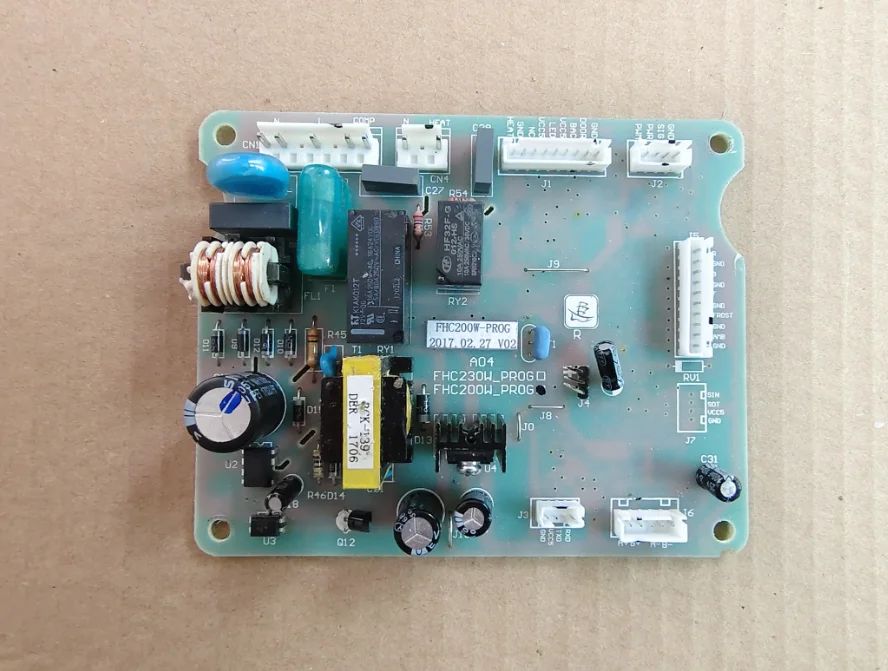 

Проверка FHC230W-PROG: тестирование материнской платы и печатных плат.