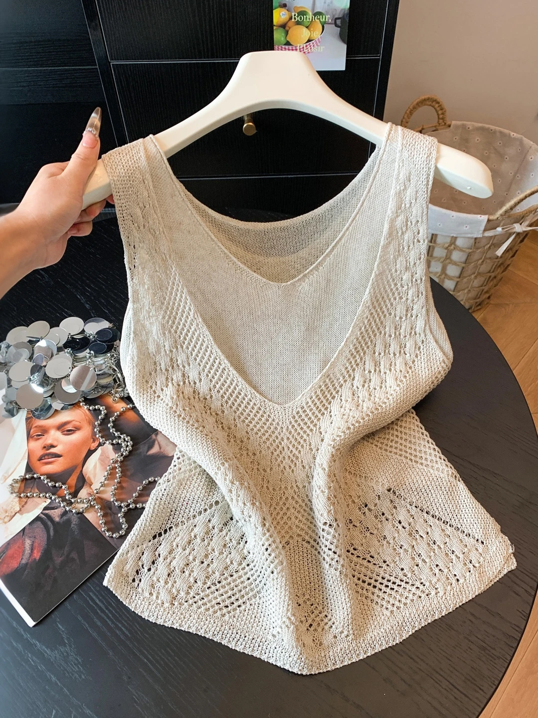 

Korean Style Hollow V-Neck Knitted Vest Women's Sleeveless Top False Two-Piece Summer Fashion Sensation Commute Wind Regular Fit