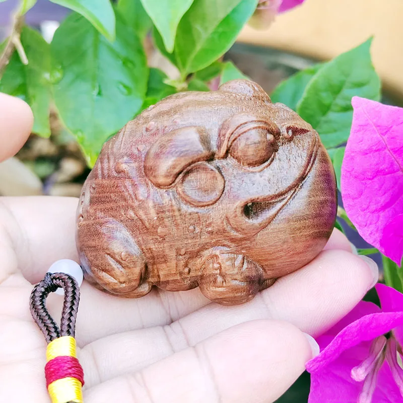 YZ254 -  5 X 3.9 X 3.5 CM Green Sandalwood Carving Figurine Netsuske - Wealthy Frog Toad